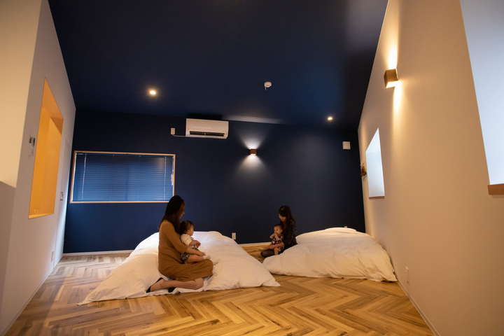 許可を取って開業した一棟貸し宿の寝室(LifeStyleHotel ichi)